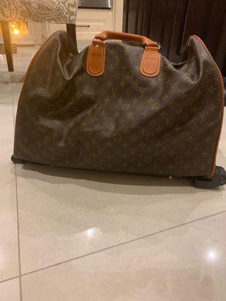 Duffle lv bag