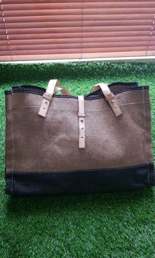 Traveling Bag