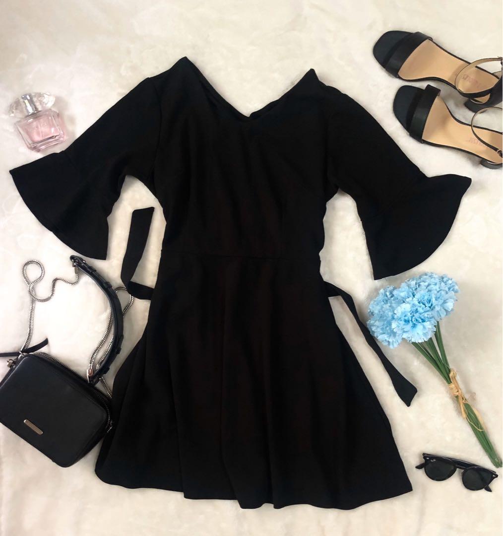 Bell Sleeve Black Dress (Category: Dresses) located in Davao. Submitted by bargainbliss (Listing ID 272819471, Image 1). Description: .