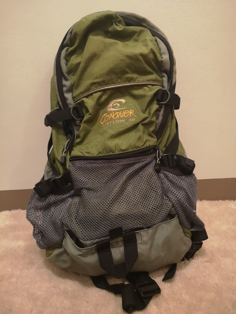 conquer hiking bags