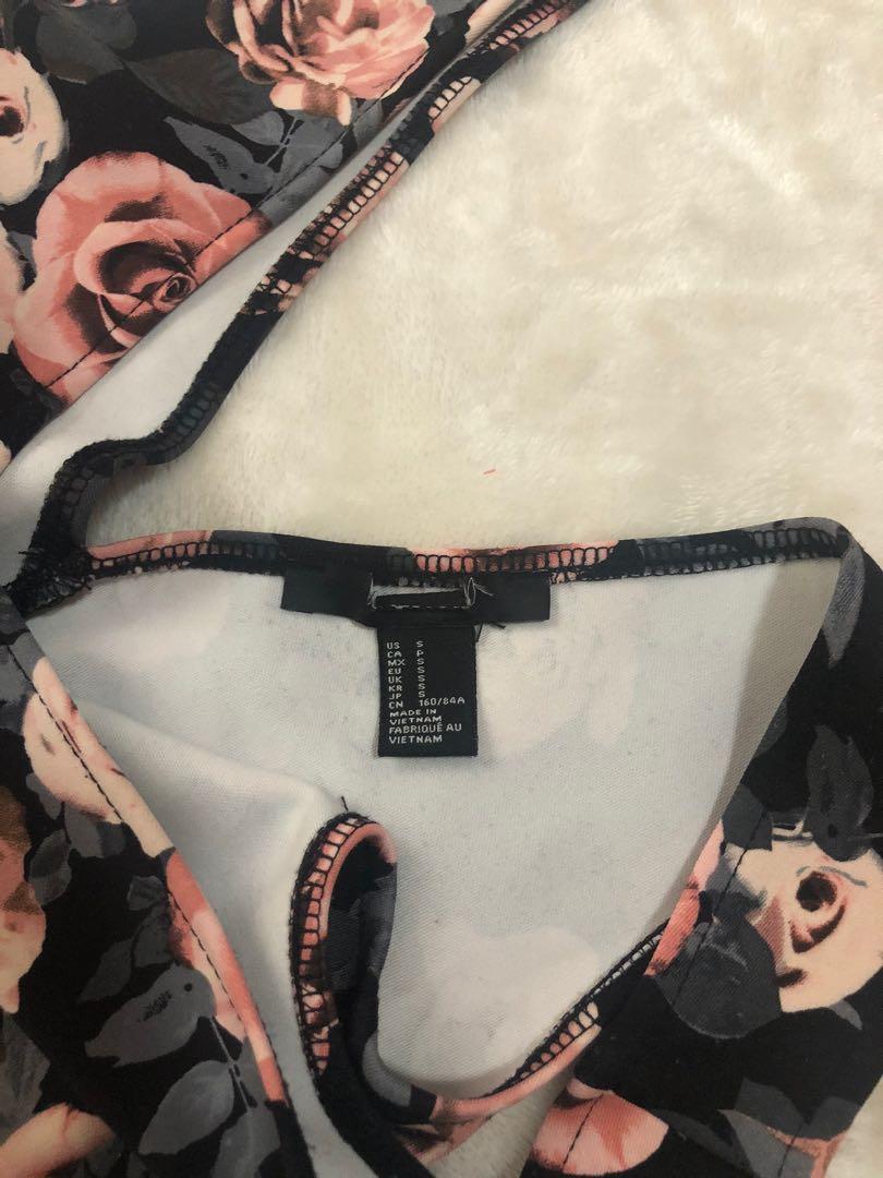 F21 Floral Dress (Category: Dresses) located in Davao. Submitted by bargainbliss (Listing ID 272818518, Image 2). Description: Slight himulmol Tinanggal ang etiketa.