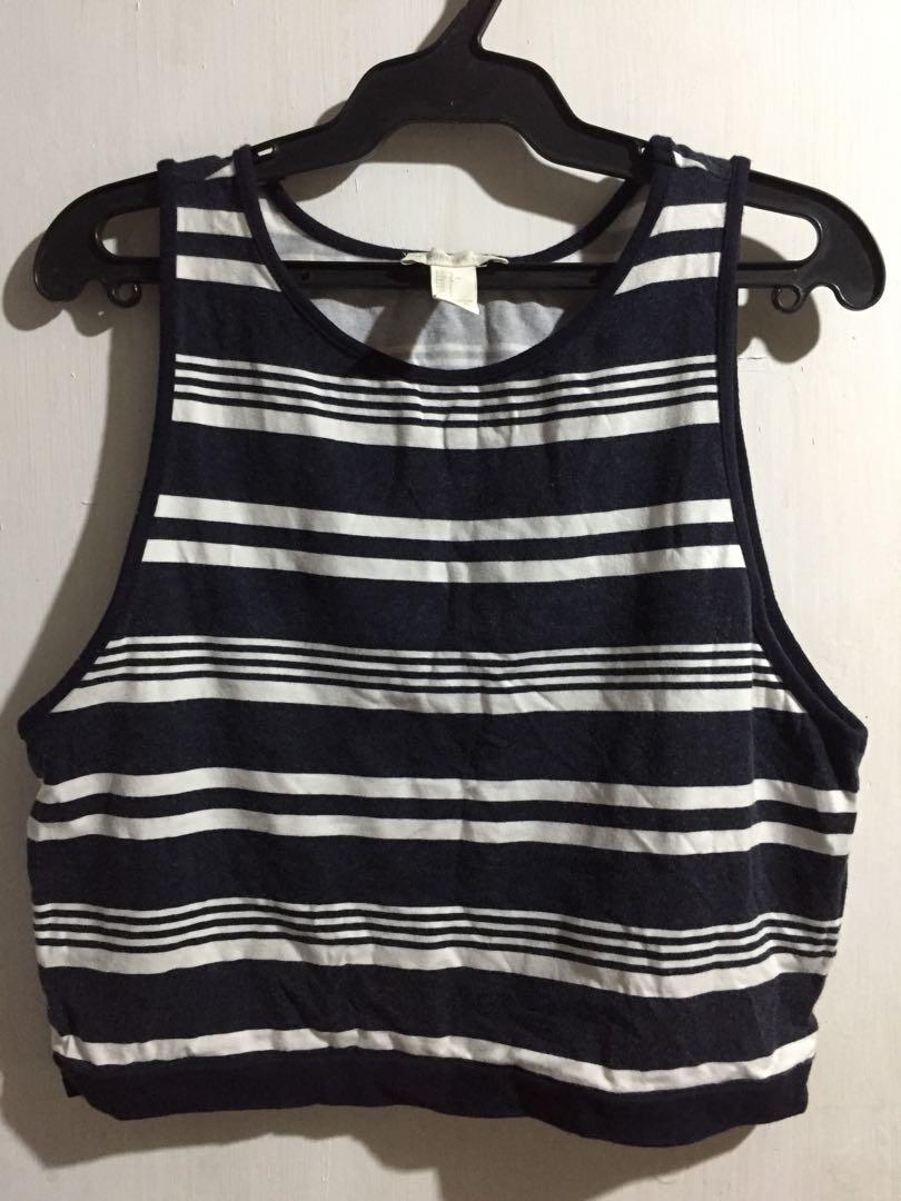 F21 Top (Category: Sleeveless) located in Bayombong. Submitted by libayyyyy (Listing ID 272736760, Image 1). Description: • Used to be my fave • Fits to small-medium frame • SF depends on your location.