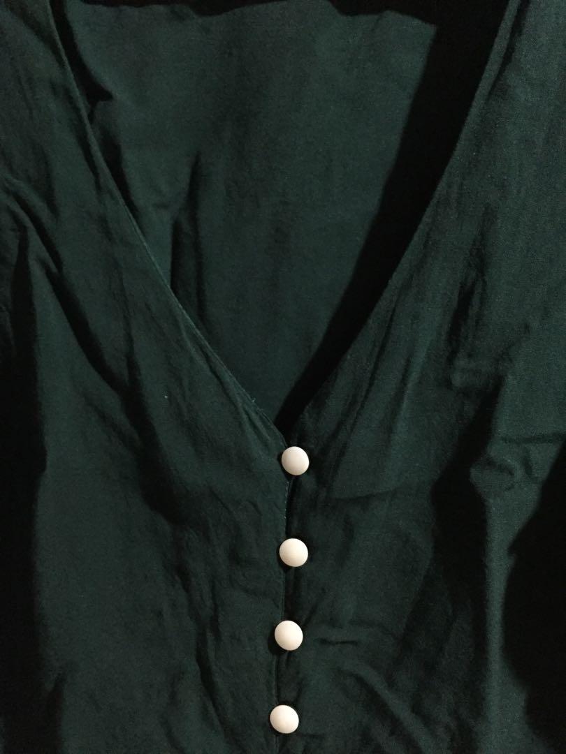 Green Buttondown (Category: Others Tops) located in Bayombong. Submitted by libayyyyy (Listing ID 272769503, Image 2). Description: • Used only once • Fits small frames • SF depends on your location.