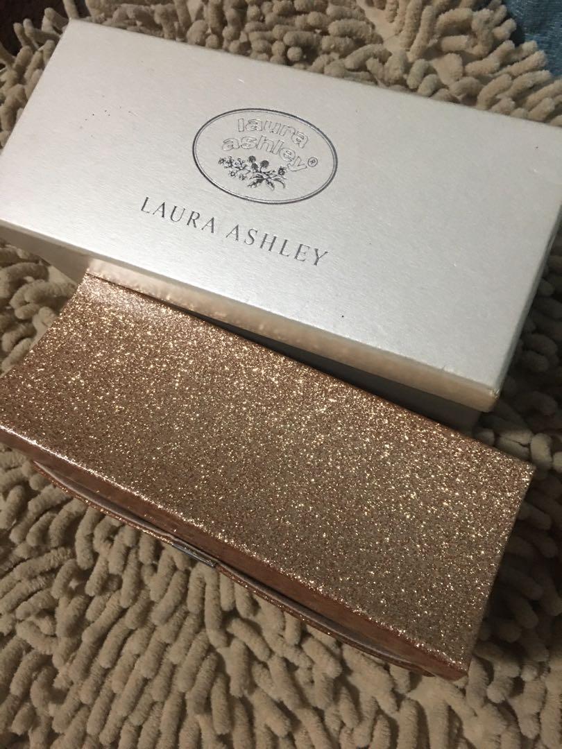 Laura Ashley Eyeglass/Sunglasses Case, Women's Fashion, Watches & Accessories, Sunglasses