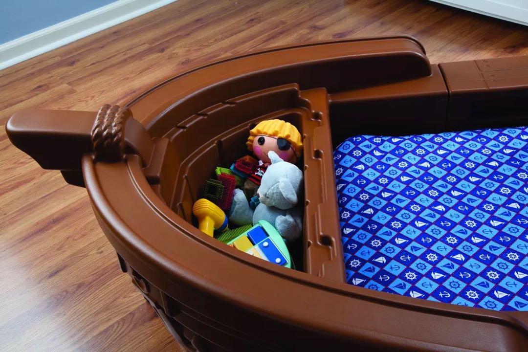 Little tikes pirate ship bed