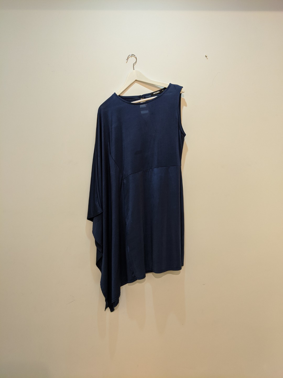 Missguided Slinky Dress With One Shoulder Butterfly Sleeve Women S Fashion Clothes Dresses Skirts On Carousell Slinky clothes fit very closely to a woman's body in a way that makes her look sexually. carousell