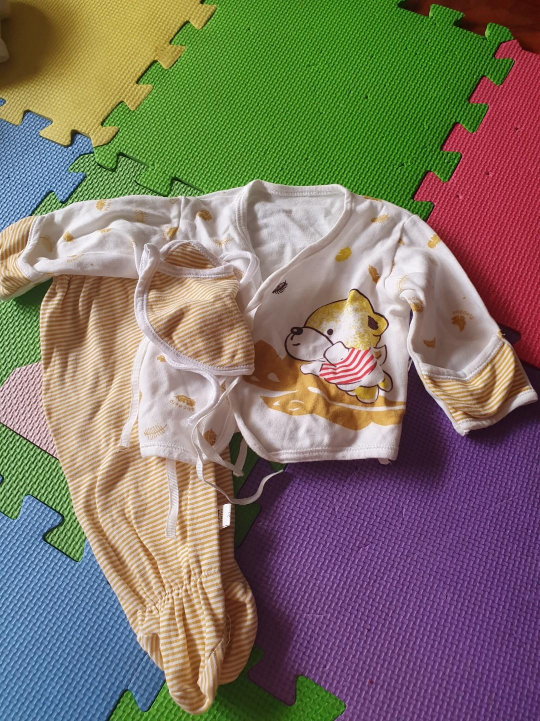 Newborn set (Category: Baby Toiletries & Grooming) located in Muntinlupa City. Submitted by janine_roxanne (Listing ID 272772836, Image 1). Description: .