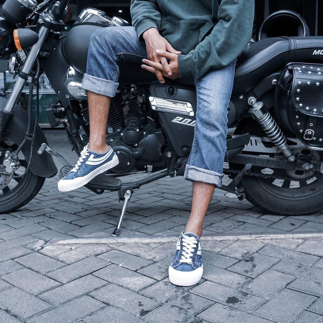 Sepatu Johnson Galaxy Pro Denim Edition Women S Fashion Women S Shoes On Carousell