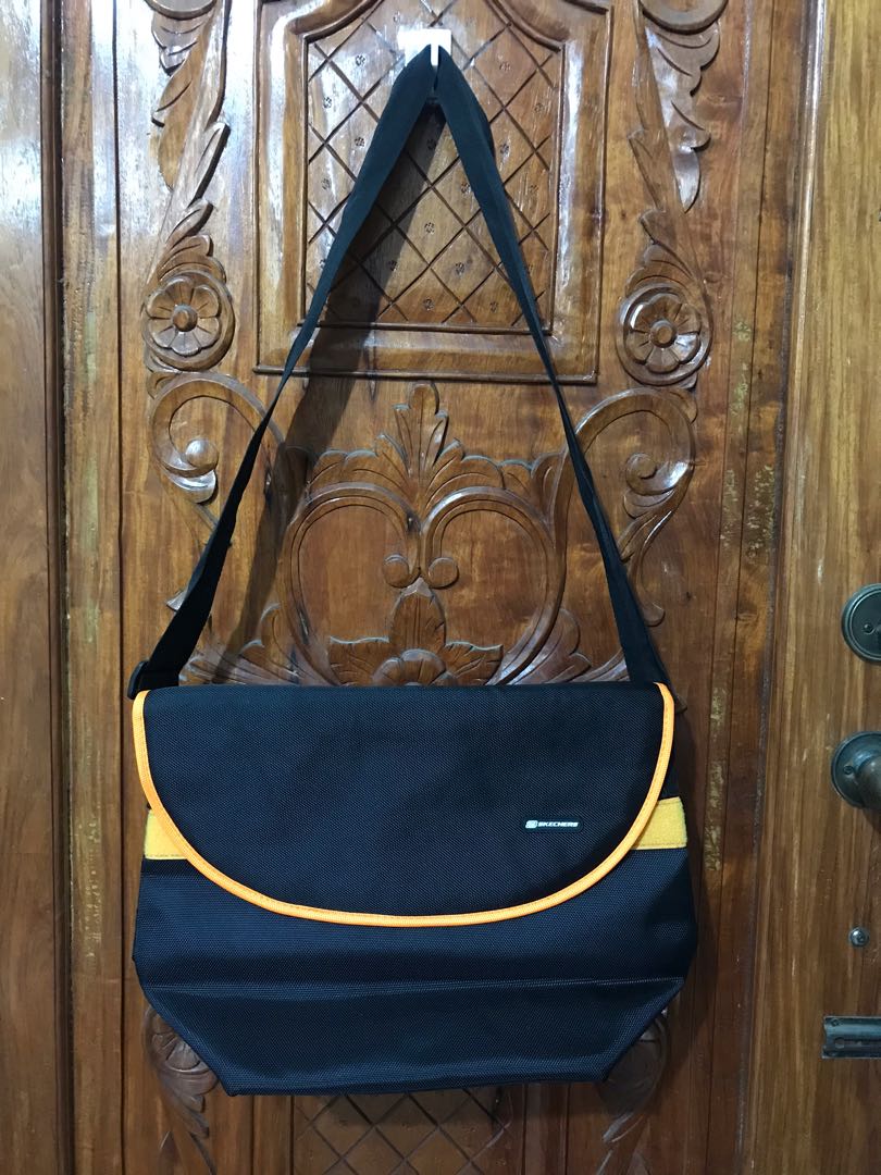 SKECHERS Messenger Bag, Men's Fashion, Bags, Sling Bags on Carousell