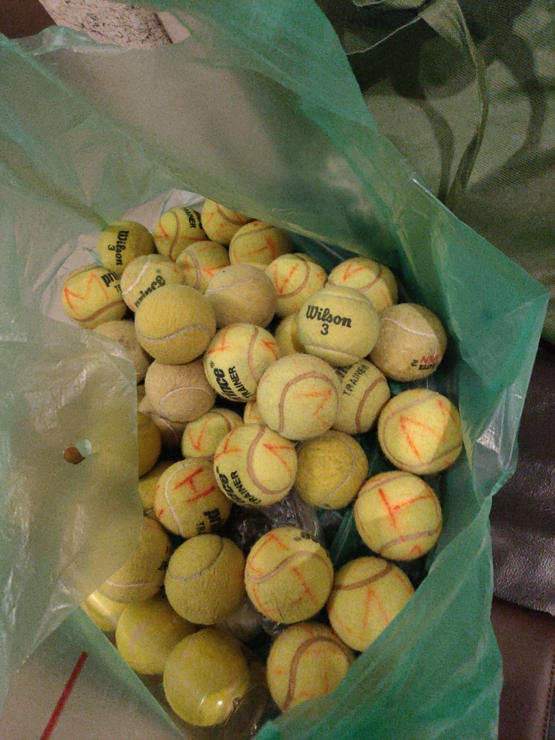 Tennis Balls, Sports Equipment, Sports & Games, Racket & Ball Sports on