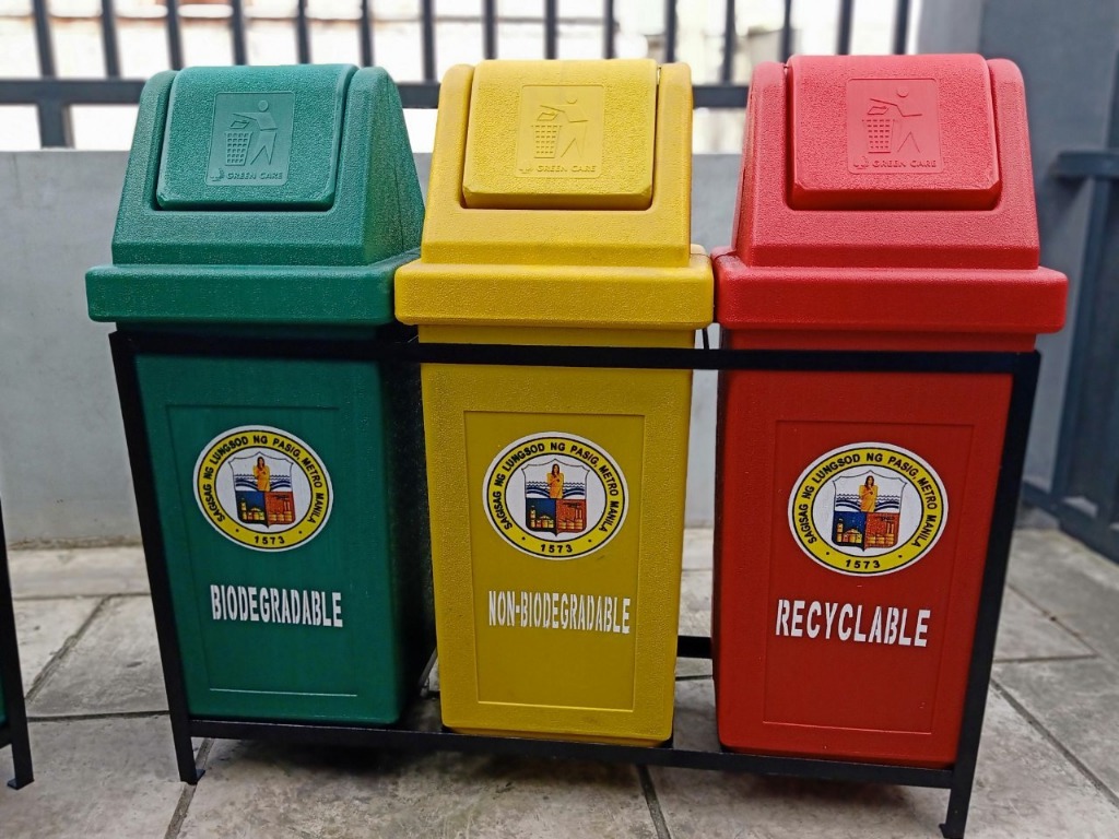 waste master trash bin, Furniture & Home Living, Gardening, Gardening