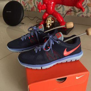 Nike Women’s Flex run Fitsole