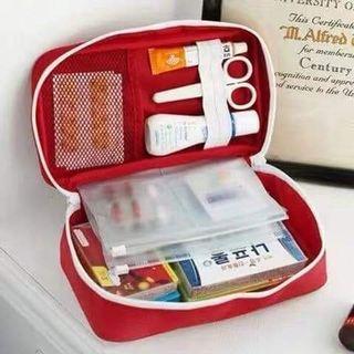 Portable first aid kit bag