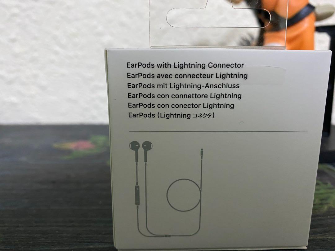 airpod with lightning connector