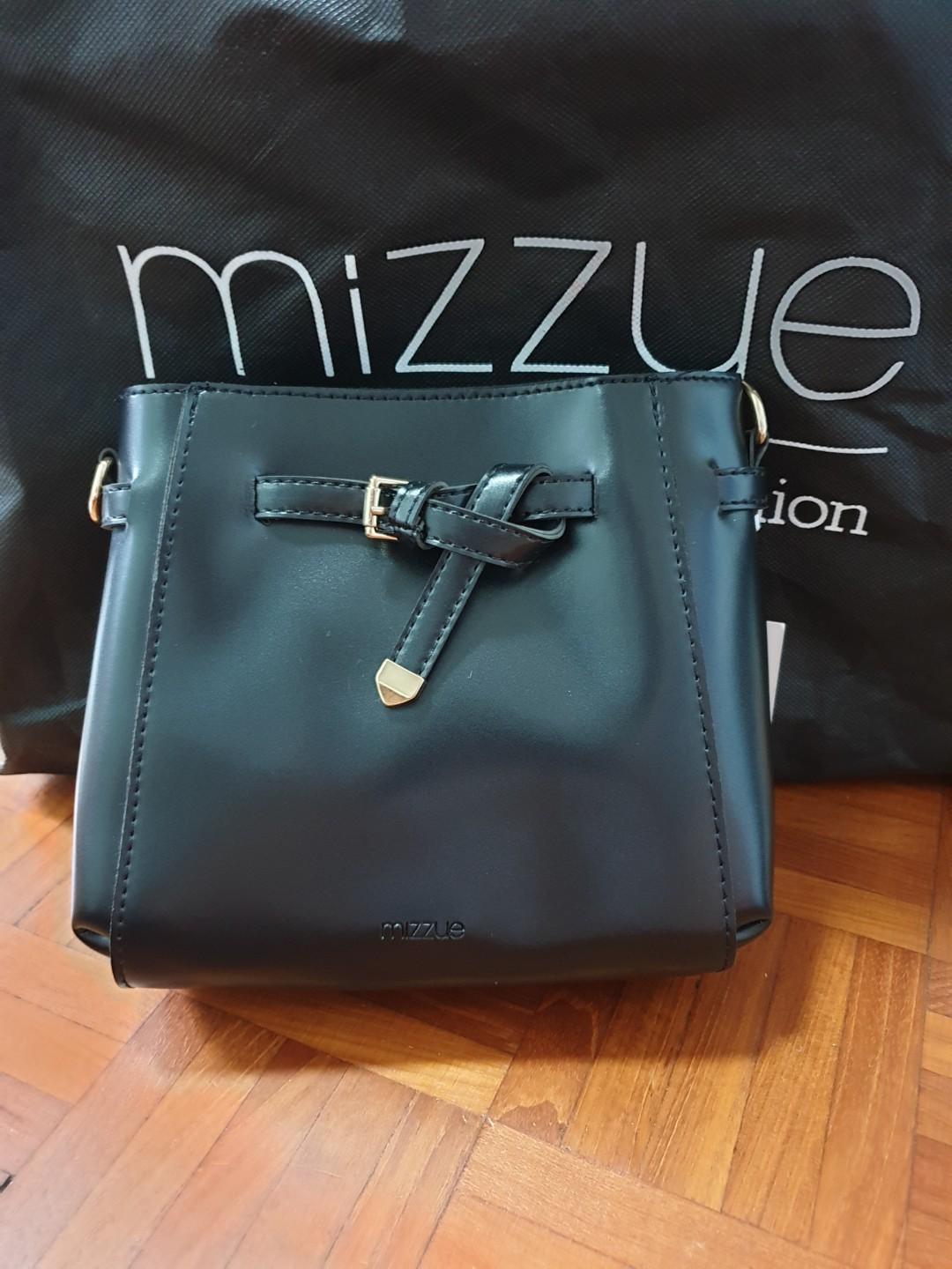 Black Sling Bag Mizzue