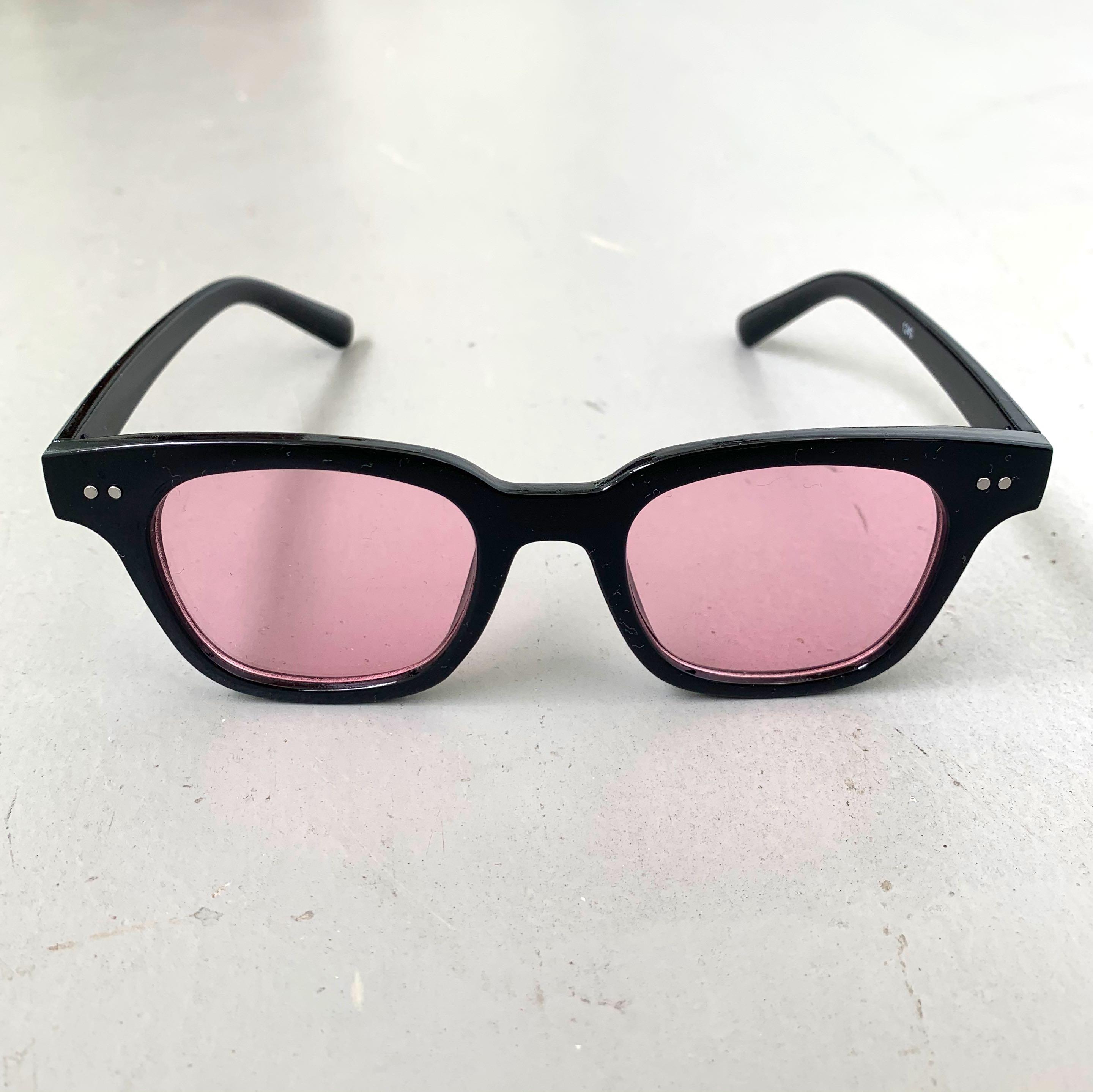 Black frame pink cheap lens sunglasses