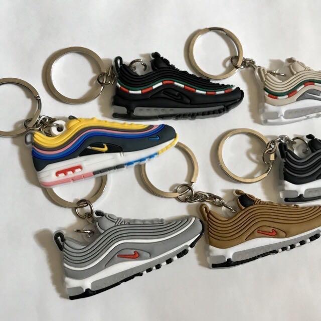 Nike air shop max 270 keychain