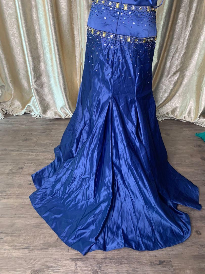 Masha & Jlynn on Instagram: “SOLD Vintage 90s pale blue gown with a beaded  cowl neckline. Fully lined and com… | Beautiful dresses, Fashion outfits,  Pretty dresses