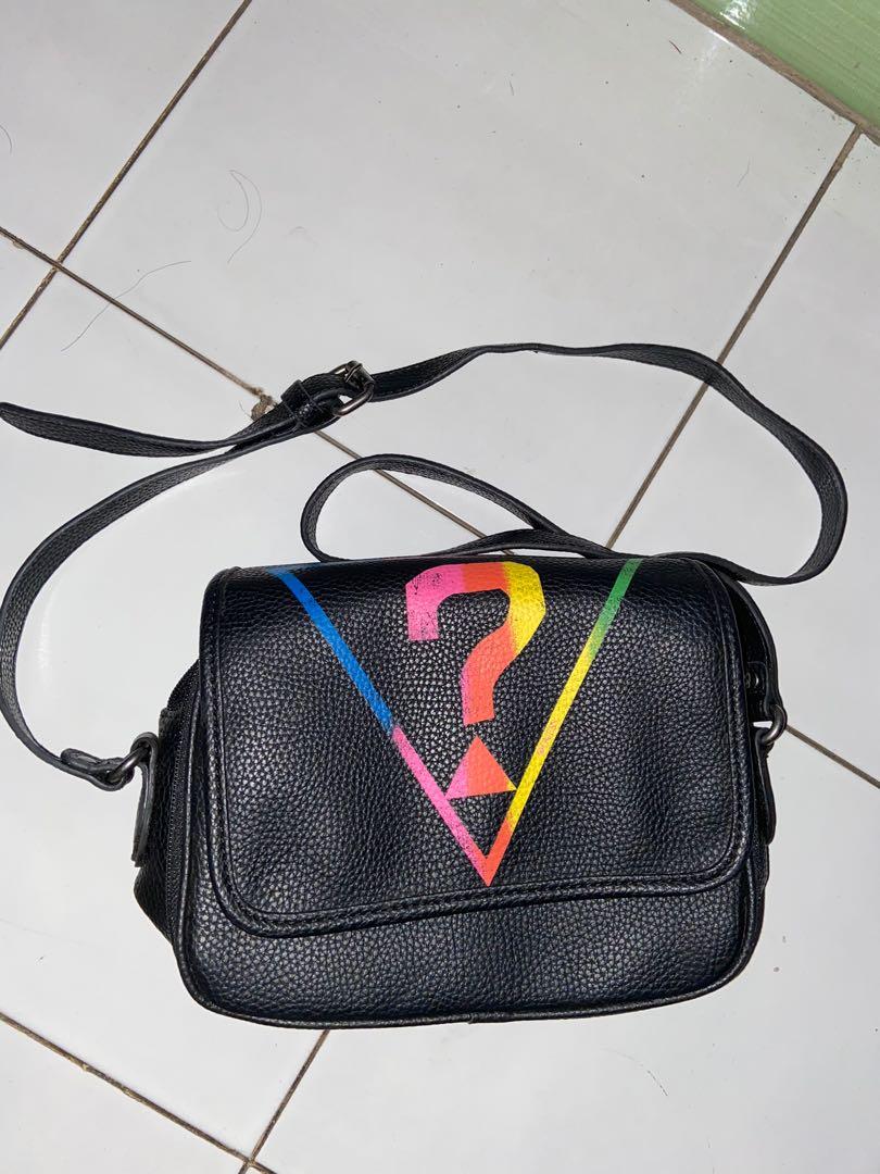 tas guess sling bag
