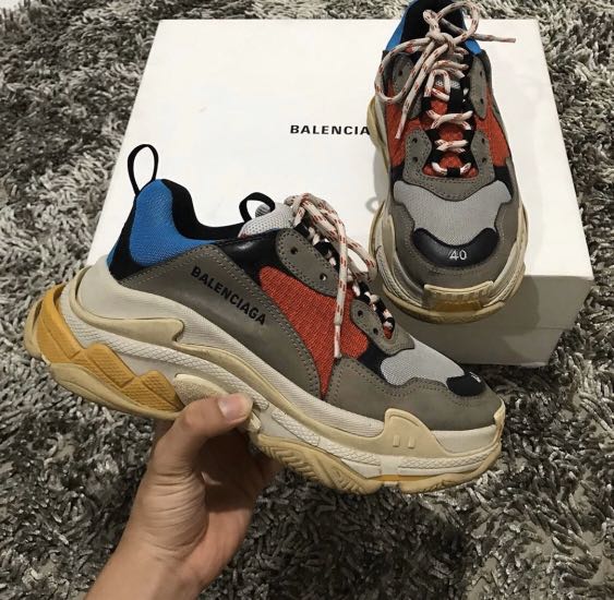 Balenciaga triple s multicolor 2025