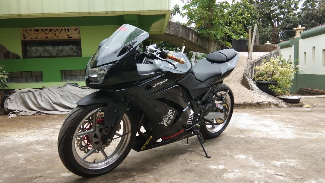 Kawasaki Ninja 250 karbu, Motor di Carousell