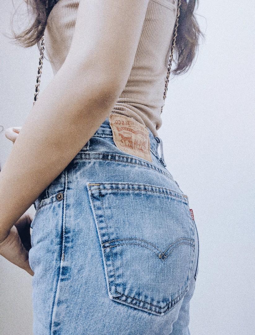 Levis mom jeans ripped top