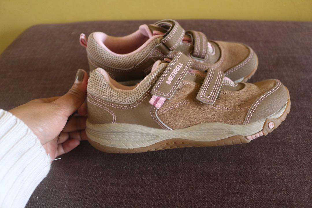 merrell shoes castle hill