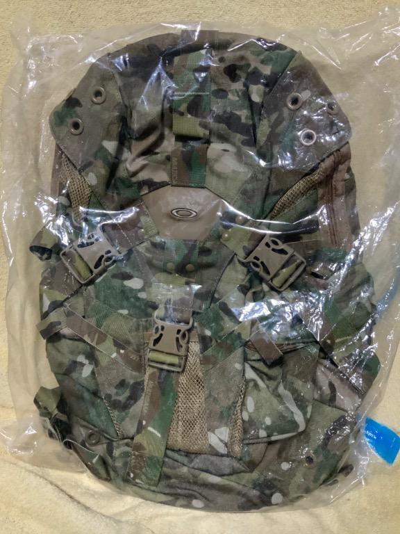 Oakley icon 2.0 multicam hot sale