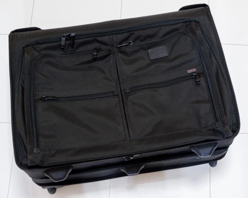 tumi alpha 2 wheeled garment bag