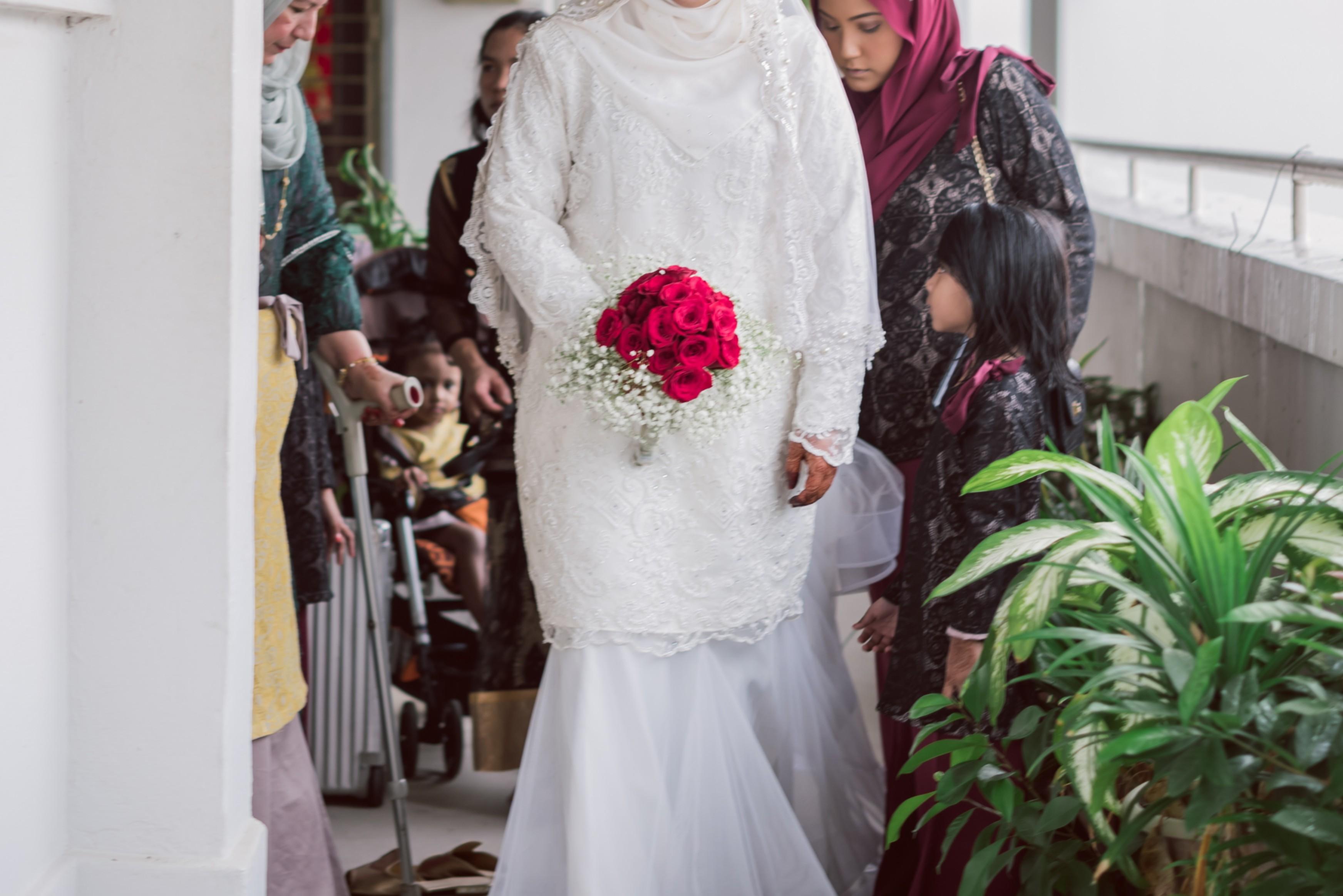 Wedding Dress Nikah Outfit For Rental Women S Fashion Muslimah Fashion On Carousell