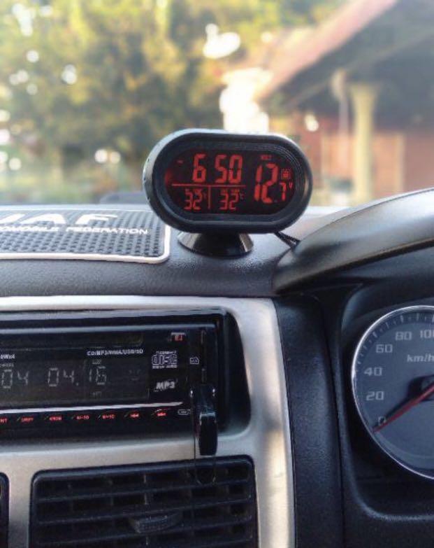 4 IN 1 CAR DIGITAL CLOCK FREEZEALERT THERMOMETER VOLTAGE METER, Auto