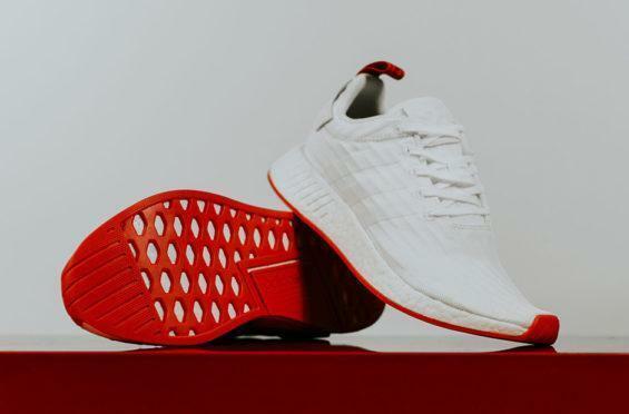 Nmd r2 white core outlet red