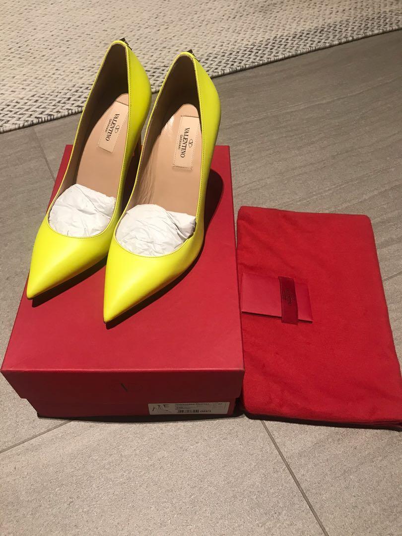 Yellow clearance valentino shoes