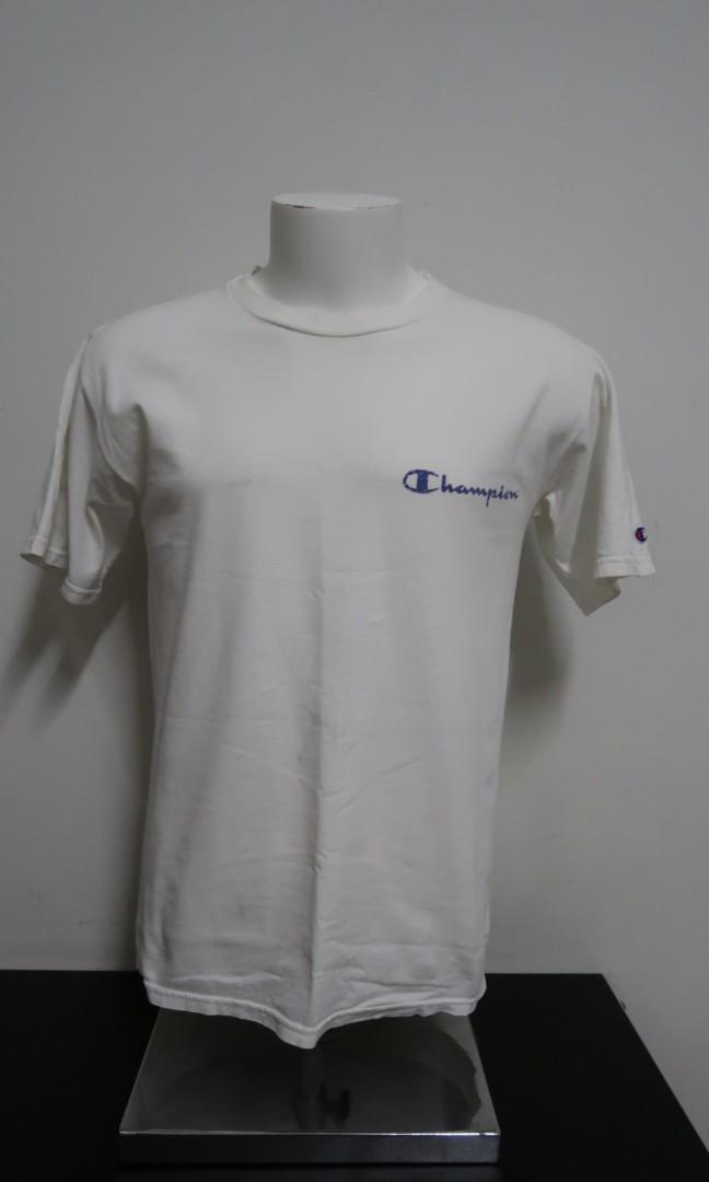 Champion tee combo (Category: Tshirts & Polo Shirts) located in Kuala Lumpur. Submitted by kndistrict (Listing ID 273208607, Image 2). Description: Champion combo Champion japan small logo tee Size L asia Pit 21 Labuh 26.5 Can fit M Ada pinhole (refer gambar) Champion white size M Pit 19.5 Labuh 27 Ada pinhole dekat leher (refer gambar) Both for rm29, free postage.