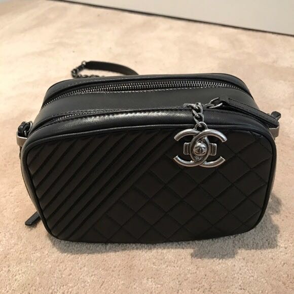 Chanel Coco Boy Camera Case Bag, 名牌, 手袋及銀包- Carousell