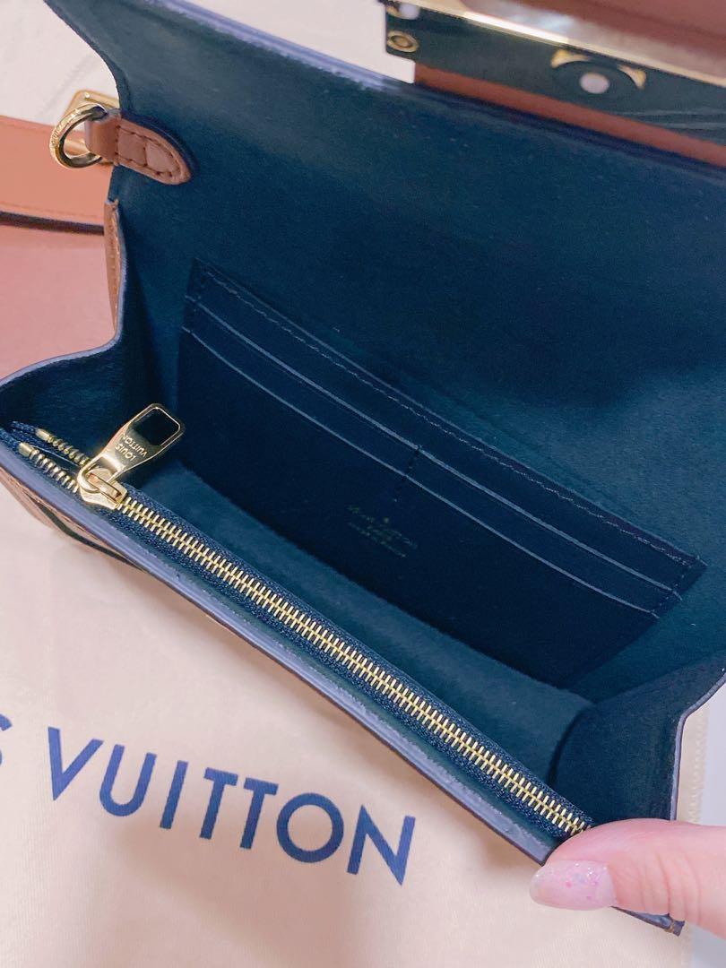 Dauphine belt bag cloth clutch bag Louis Vuitton Multicolour in Cloth -  10477229
