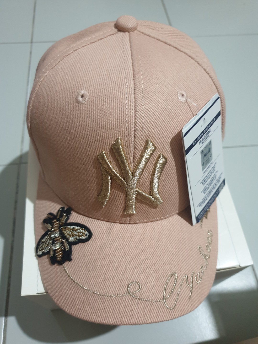 MLB Bee Yankees Cap (32CPFN811), Women 