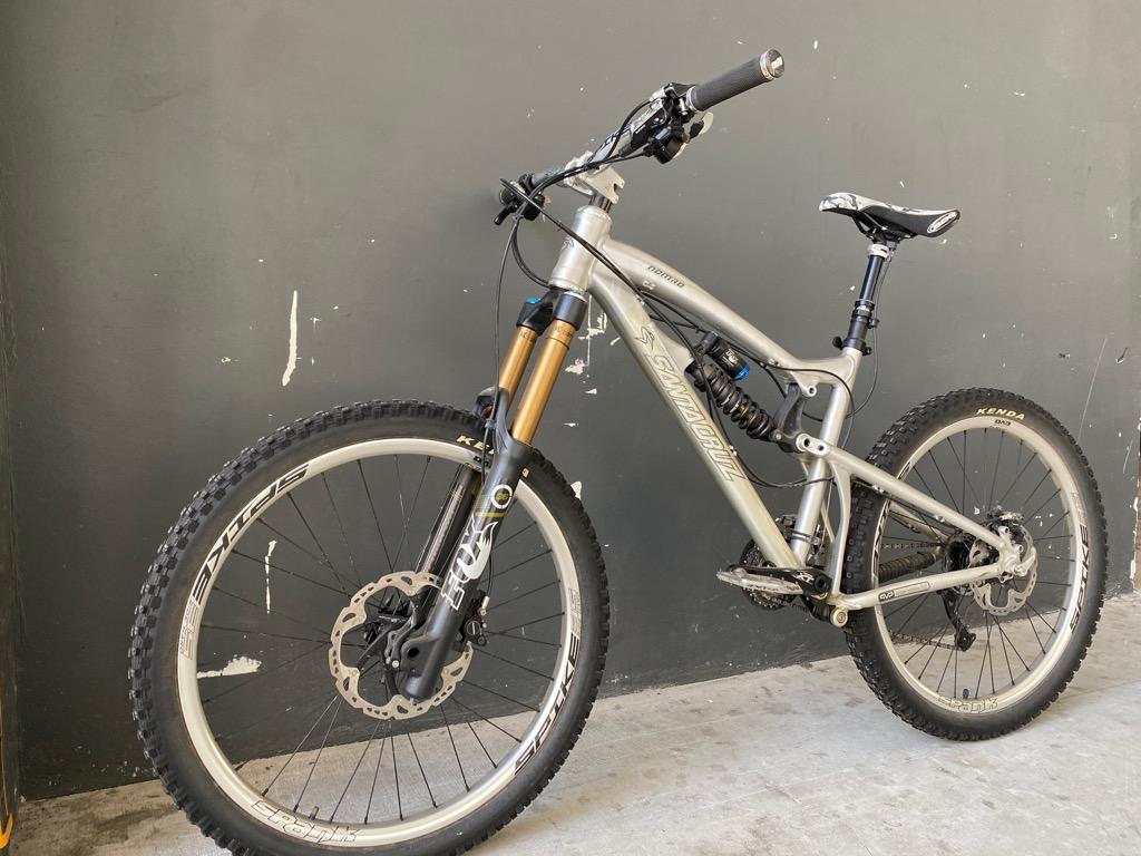 Santa cruz nomad v2 top