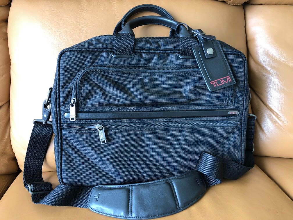 Tumi briefcase, Men's Fashion, Bags & Wallets, Briefcases on Carousell