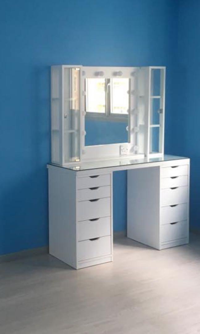 Vanity Table (Category: Tables & Sets) located in Singapore. Submitted by nsbar (Listing ID 273152583, Image 2). Description: .