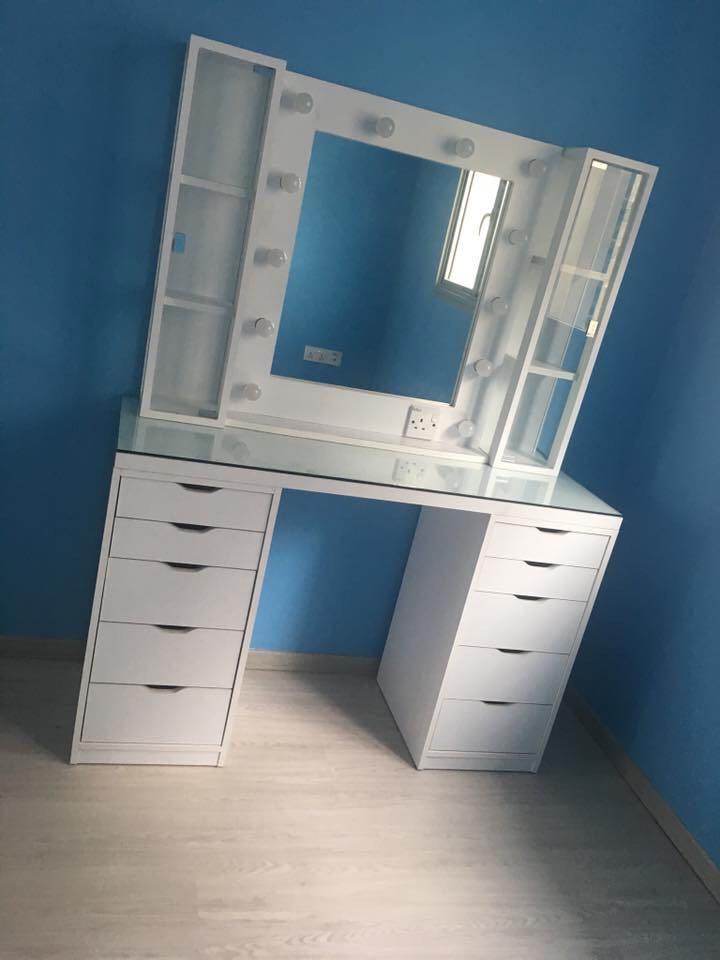 Vanity Table (Category: Tables & Sets) located in Singapore. Submitted by nsbar (Listing ID 273152583, Image 1). Description: .