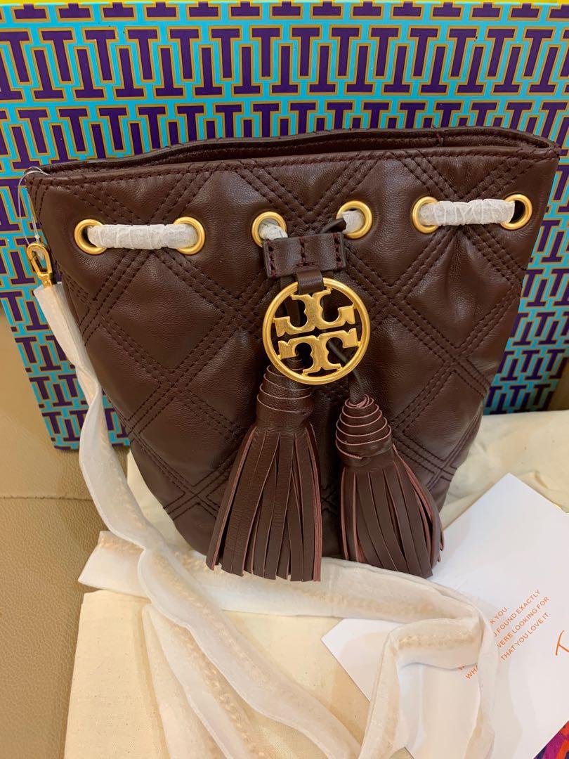 Authentic Tory Burch chelsea quilted drawstring bucket bag in brown,  Women's Fashion, Bags & Wallets, Tote Bags on Carousell