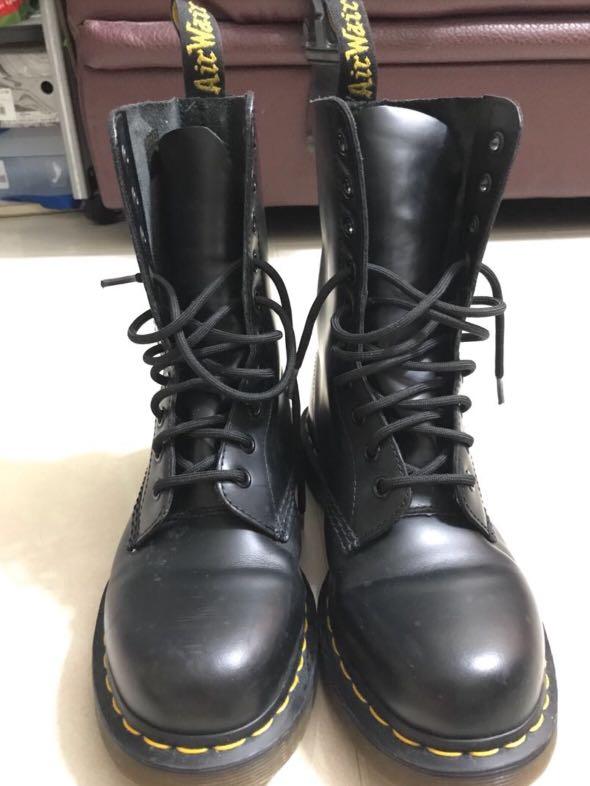 dr martens 1490 10 eye