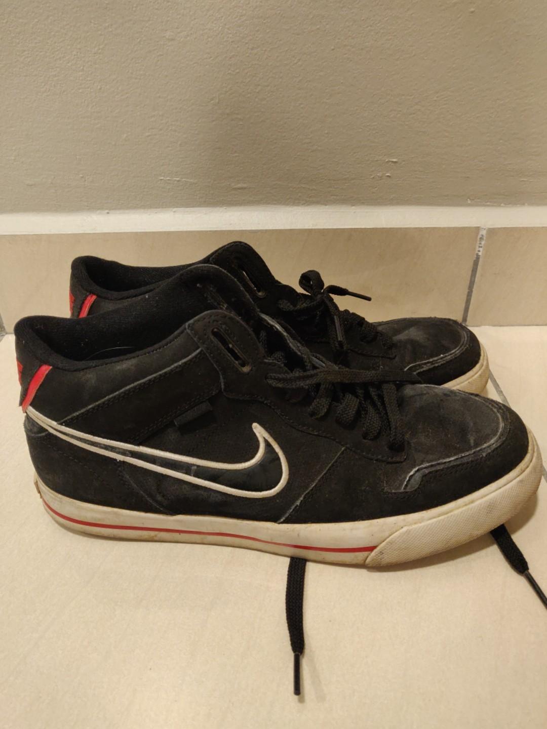 Nike Shoes (Category: Sneakers) located in Bangi. Submitted by the_thrift_project (Listing ID 273368310, Image 3). Description: Original Nike Hi Cut USED!!! Size UK8/EU42 Price includes delivery charges Items as per pictures above..