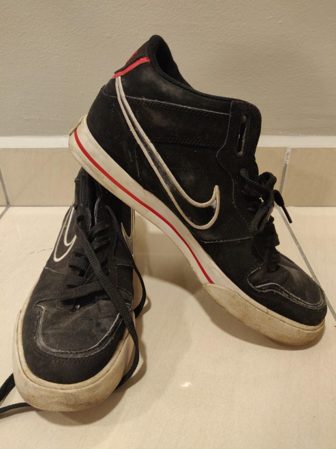 Nike Shoes (Category: Sneakers) located in Bangi. Submitted by the_thrift_project (Listing ID 273368310, Image 1). Description: Original Nike Hi Cut USED!!! Size UK8/EU42 Price includes delivery charges Items as per pictures above..