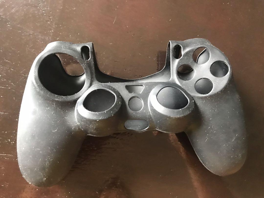 PS4 Dualshock Silicone Skins (Category: Controllers) located in Taguig. Submitted by ddalgination (Listing ID 273272832, Image 3). Description: PS4 Dualshock Silicone Skins in Black and White Comes in a pair RFS: Extra Pair PRICE NEGOTIABLE.