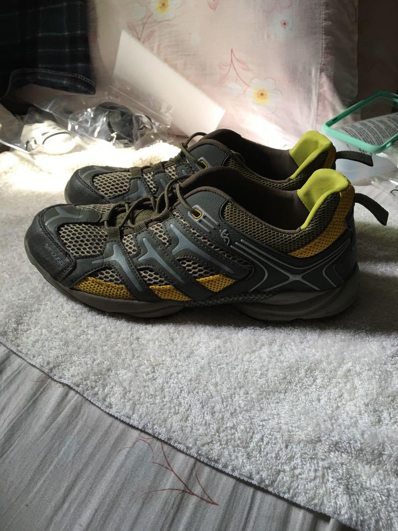 Sandugo Eiger Men Women River Trek shoes size 9 42 Hobbies Toys