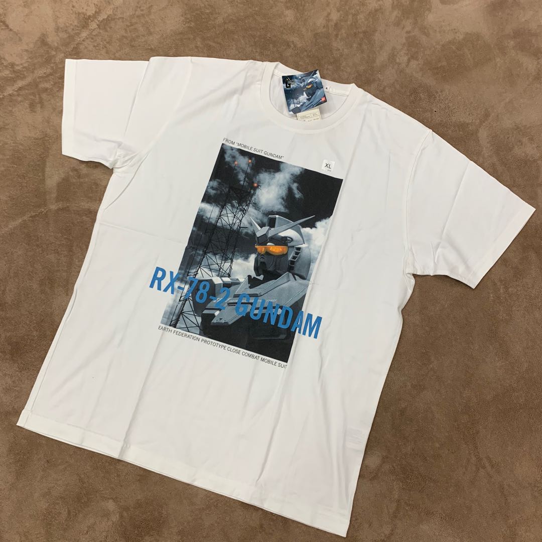 絕版Uniqlo x Gundam RX-78 高達Tee T-shirt rx78, 男裝, 上身及套裝