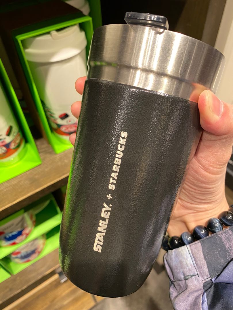 (1722/1日本代購) Starbucks X Stanley 不鏽鋼保溫杯, 傢俬＆家居, 廚具和餐具, 廚水杯、水壺 Carousell