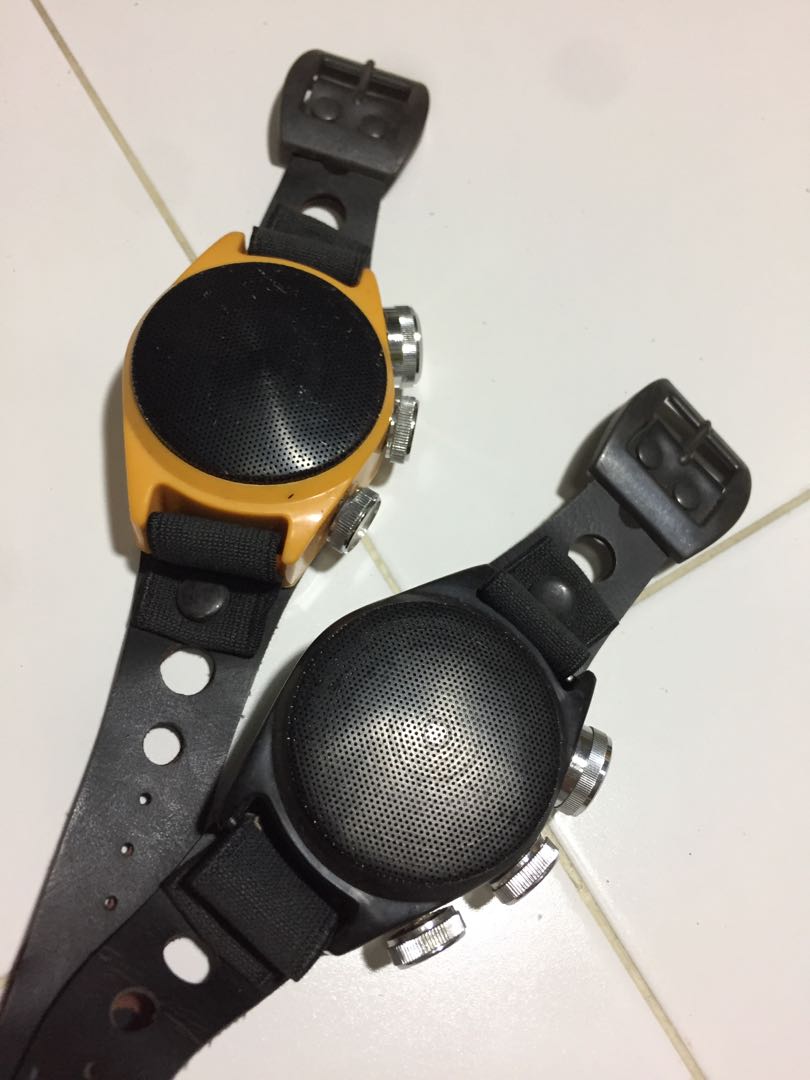 2 AITRON Funky Wrist Radios Hobbies Toys Memorabilia